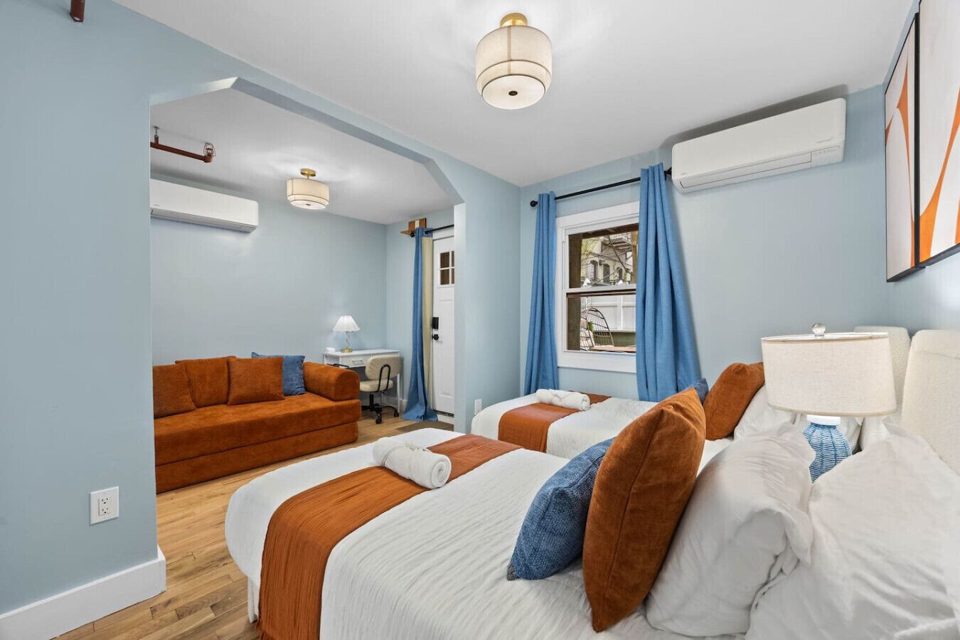 Desk, iron/ironing board, travel cot, WiFi
