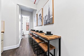Dining - Explore Brooklyn Stay | 3 Bedrooms + Patio (Brooklyn)