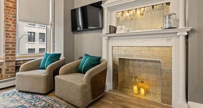 Manhattan Group Stay | 5BR Unique Era-Themed Home