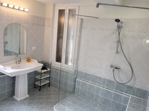 Bathroom - Chateau Flotis (Castelnau-d'Estrétefonds)