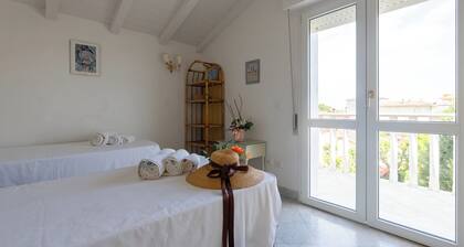Two-room apartment overlooking the sea