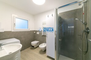 Doccia, bidet