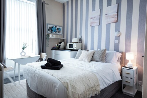 Bayview Aparthotel by Guestz