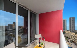 Apartment-balcony-views - Beachwalk 27th Fl | Private Bay Balcony (Hallandale Beach)