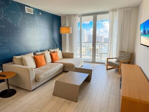 TV, offices - 1BR · Intracoastal View · Balcony · Gym & Pool (Hallandale Beach)