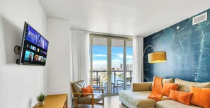 TV - Airy 1BR · Intracoastal View · Beachwalk Resort (Hallandale Beach)