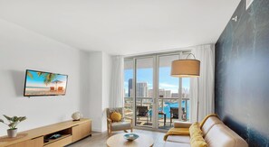 TV, offices - South Intracoastal · Spacious 2BR Resort Condo (Hallandale Beach)