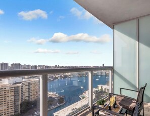 Property grounds - Upper-Floor Bay View · 2BR Beachwalk Resort (Hallandale Beach)