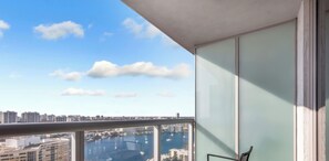 Property grounds - Beachwalk Studio | Bay & Skyline Vistas (Hallandale Beach)