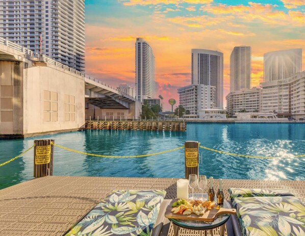 Pool - Intracoastal Gem · 2BR · Pool & Resort (Hallandale Beach)