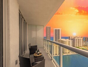Property grounds - Elevated Waterway 2BR · Beachwalk Resort (Hallandale Beach)