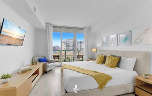 Room - Open 1BR  Intracoastal View Full Resort Access (Hallandale Beach)