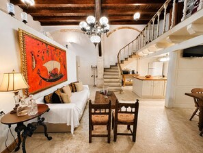 Smart TV, offices - Luxury Venetian Palace - Rooftop - Jacuzzi (Chania)