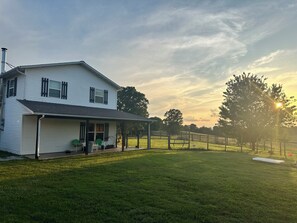 Exterior - Family and pet friendly 60 acre farm near Buffalo National River. (Saint Joe)