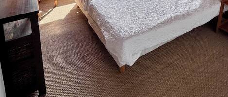 3 habitaciones, tabla de planchar con plancha, wifi y ropa de cama
