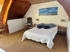 3 室のベッドルーム、アイロン / アイロン台、WiFi、ベッドシーツ