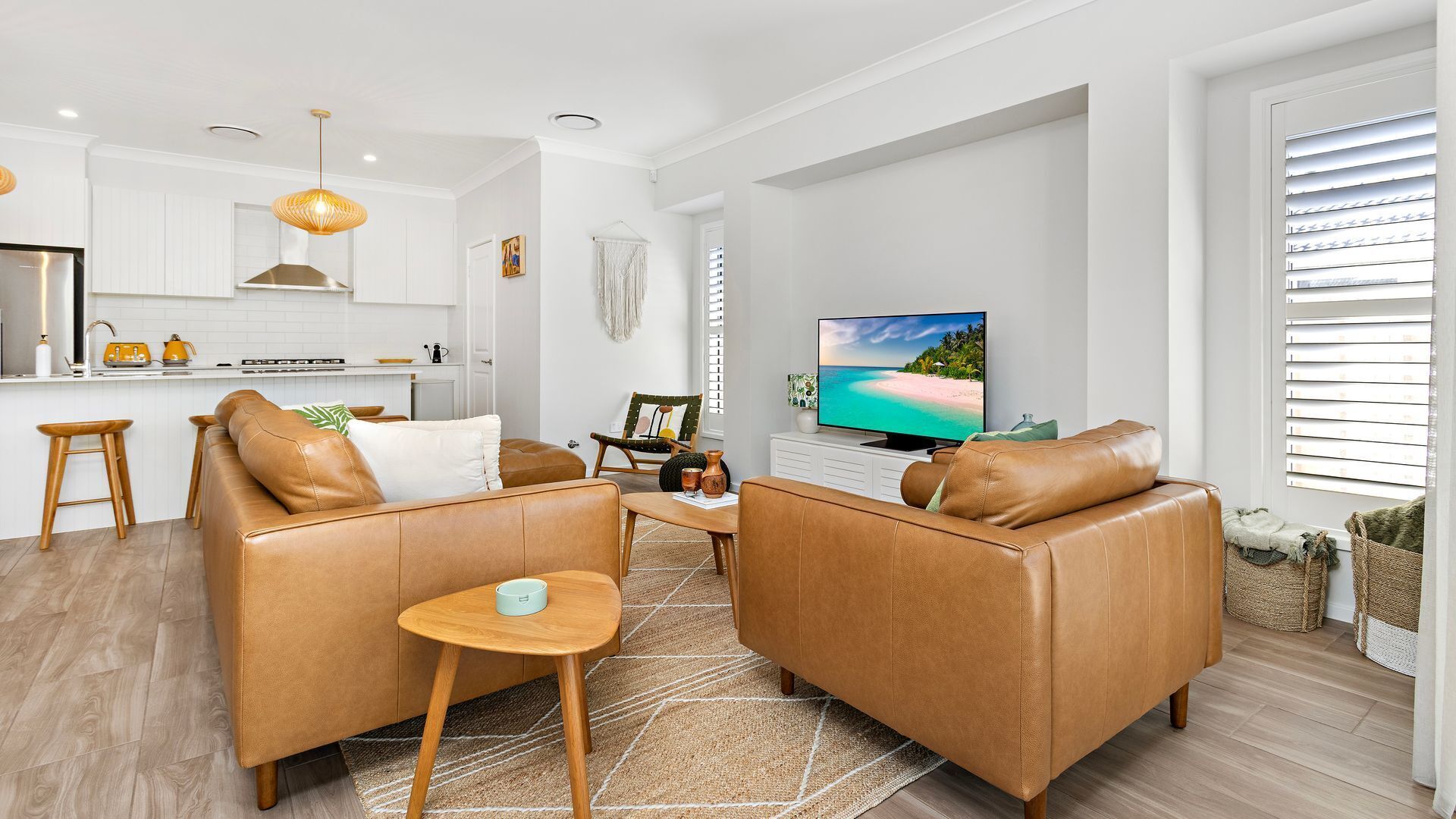 Smart TV, books, stereo