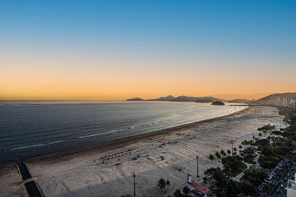 Apartamento, balcón, vistas al mar | Playa | Ubicación a pie de playa y 3 bares en la playa