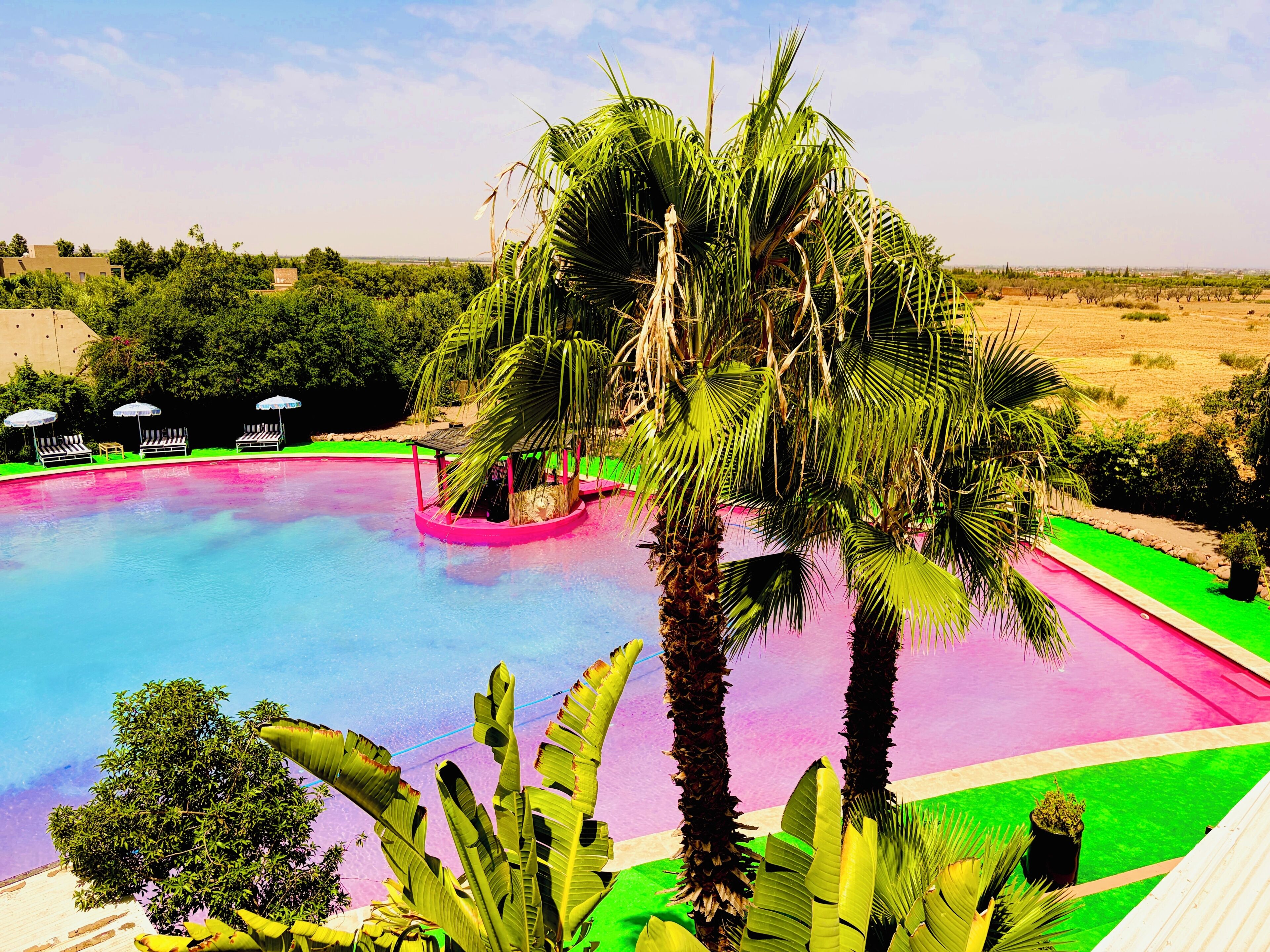2 outdoor pools