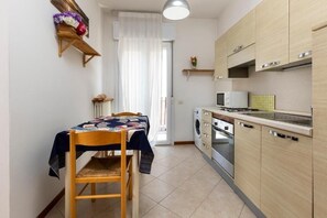 Junior Apartment, Balcony | Private kitchen