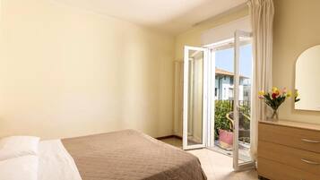 Iron/ironing board, free WiFi, wheelchair access