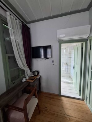 Double Room | Interior - My Flora Pansiyon (Burhaniye)