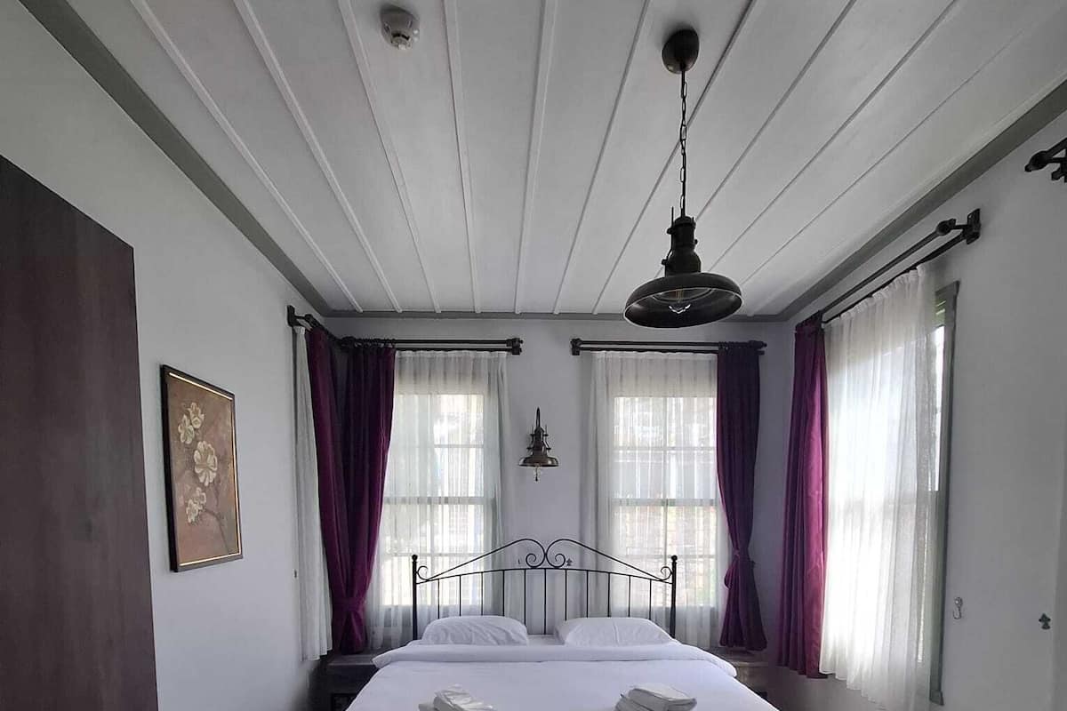 Deluxe Double Room | In-room safe, free WiFi