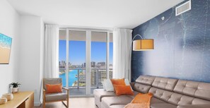 TV, offices - Stylish 1BR · Bay View · Beachwalk Resort (Hallandale Beach)