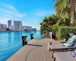 Terrace/patio - Upper Studio | Bay Balcony, Pool & Shuttle (Hallandale Beach)