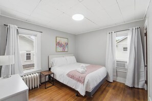 Desk, iron/ironing board, free WiFi, bed sheets