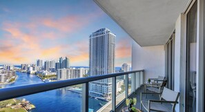 Property grounds - Waterway View 2BR · Beachwalk Resort (Hallandale Beach)