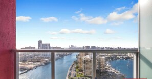 Property grounds - Beachwalk Upper Studio | Bay & City Views (Hallandale Beach)