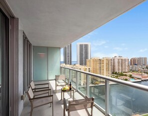 Property grounds - Designer Studio | Intracoastal View & Balcony (Hallandale Beach)