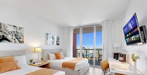 Desk, iron/ironing board, travel cot, WiFi - Stylish Studio w/ Intracoastal View & Gym (Hallandale Beach)