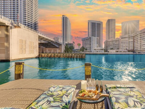 Pool - Cozy 1BR · Bay View · Resort Amenities & Pool (Hallandale Beach)