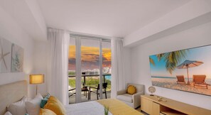 Desk, iron/ironing board, travel cot, WiFi - Waterfront Condo 2BR · Beachwalk Resort (Hallandale Beach)