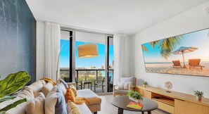 TV, offices - Panoramic Marina View · 2BR · Beachwalk (Hallandale Beach)