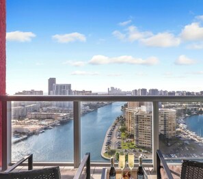 Property grounds - Sunset Condo 2BR · Beachwalk Resort Florida (Hallandale Beach)