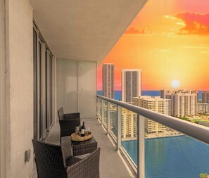 Property grounds - Waterway Retreat 2BR · Beachwalk Resort (Hallandale Beach)