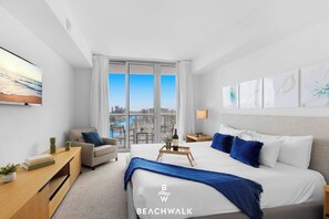 2 bedrooms, desk, iron/ironing board, travel cot - Waterway Retreat 2BR · Beachwalk Resort (Hallandale Beach)