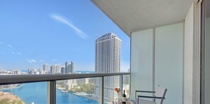 Property grounds - Chic Studio | Intracoastal View & Balcony (Hallandale Beach)