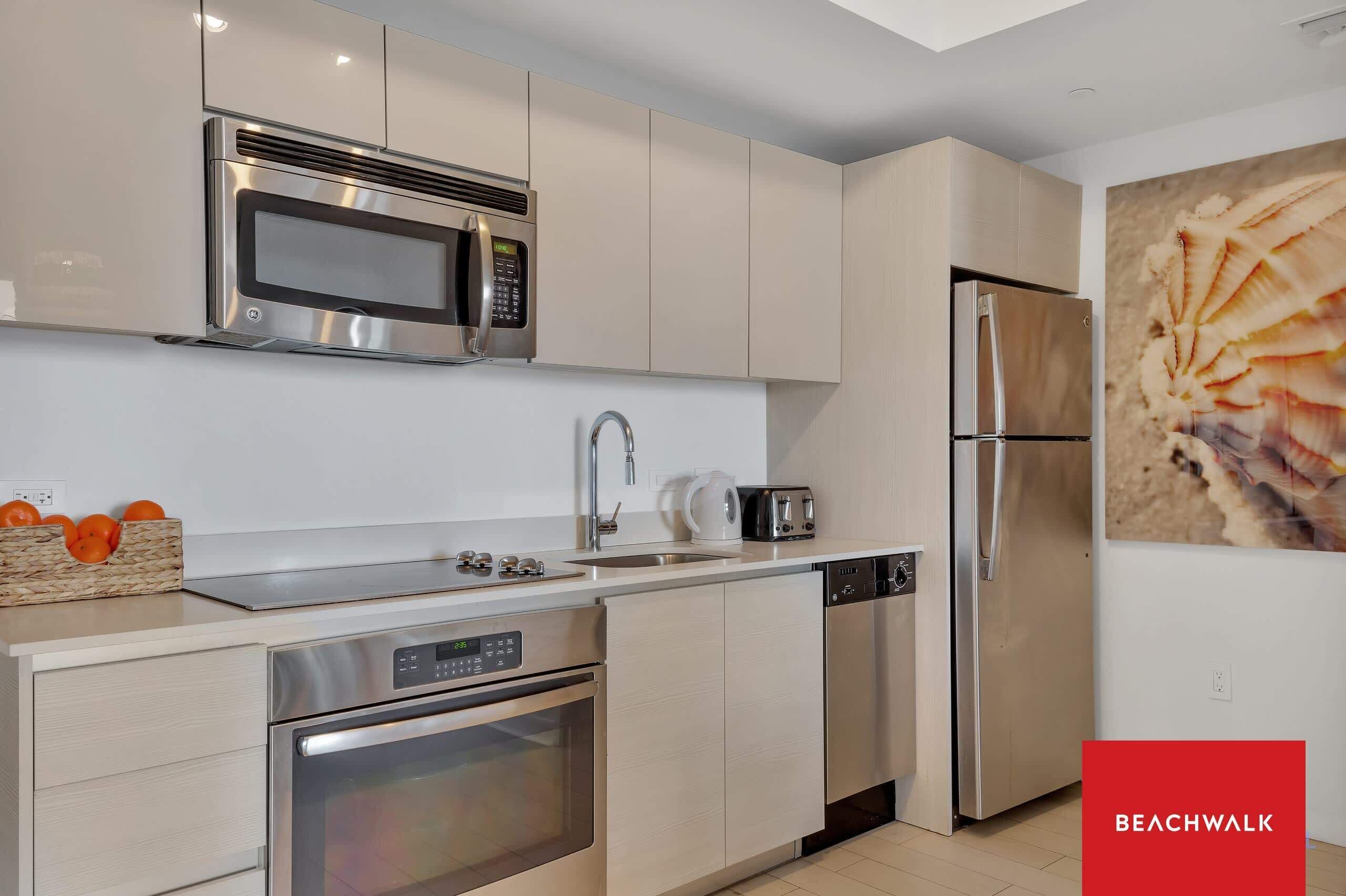 Refrigerador, microondas, horno, placa de cocina