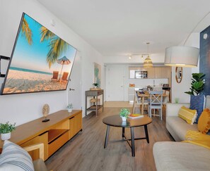 Living area - Bay View 2BR · Beachwalk Resort (Hallandale Beach)