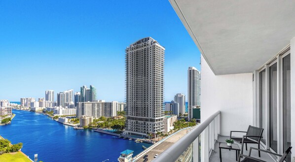 Apartment-balcony-views - Stylish 1BR · Intracoastal View · Resort Amenities (Hallandale Beach)