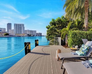 Terrace/patio - Spacious 1BR · Intracoastal View · Resort & Pool (Hallandale Beach)