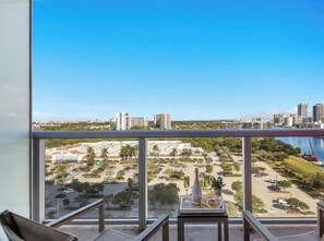 Property grounds - Stylish Studio, Marina View & Amazing Pool (Hallandale Beach)