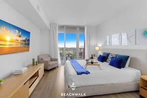 Room - 1BR Marina View, High Floor, Full Kitchen (Hallandale Beach)
