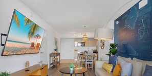 TV, offices - 1BR Bay View, Resort Amenities, Beach Access (Hallandale Beach)
