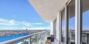Property grounds - Top-Floor Bay View · 2BR Beachwalk Resort (Hallandale Beach)