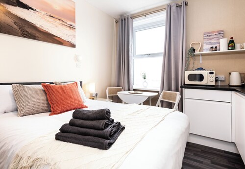 Bayview Aparthotel by Guestz